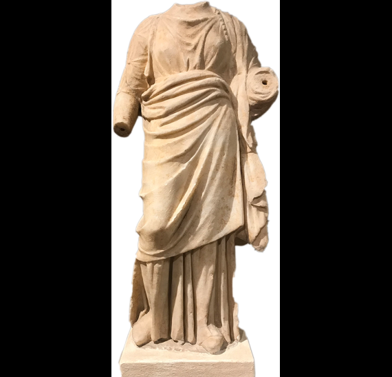 Γυναικείο μαρμάρινο αγαλμάτιο από το ιερό του Δερβενίου, © ΥΠΠΟΑ-ΑΜΘ